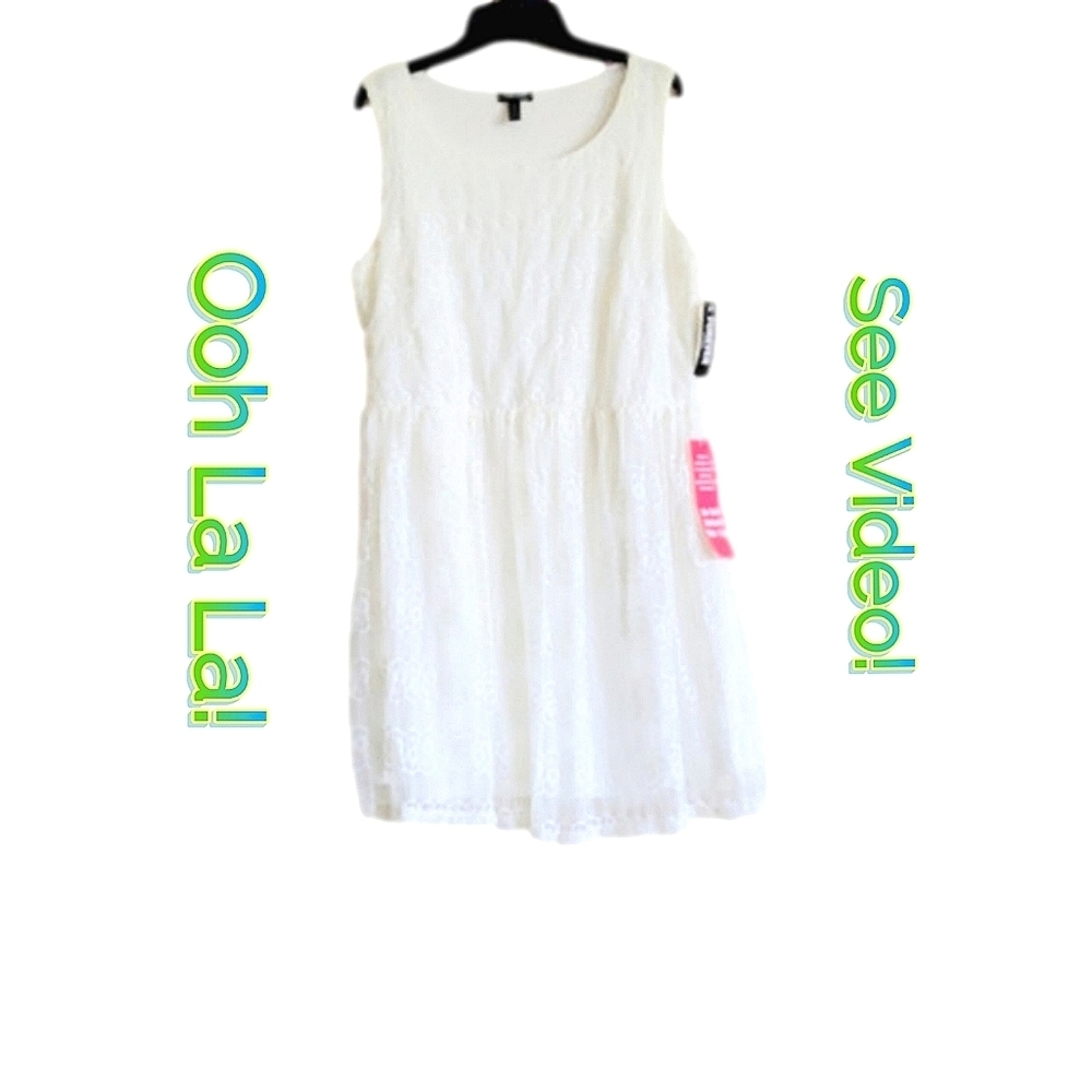 ❤💚💛 See VideoThis OH So Beautiful Dress! New! Off White XL